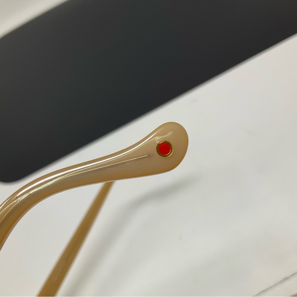 Ivanka Trump sunglasses main image 7